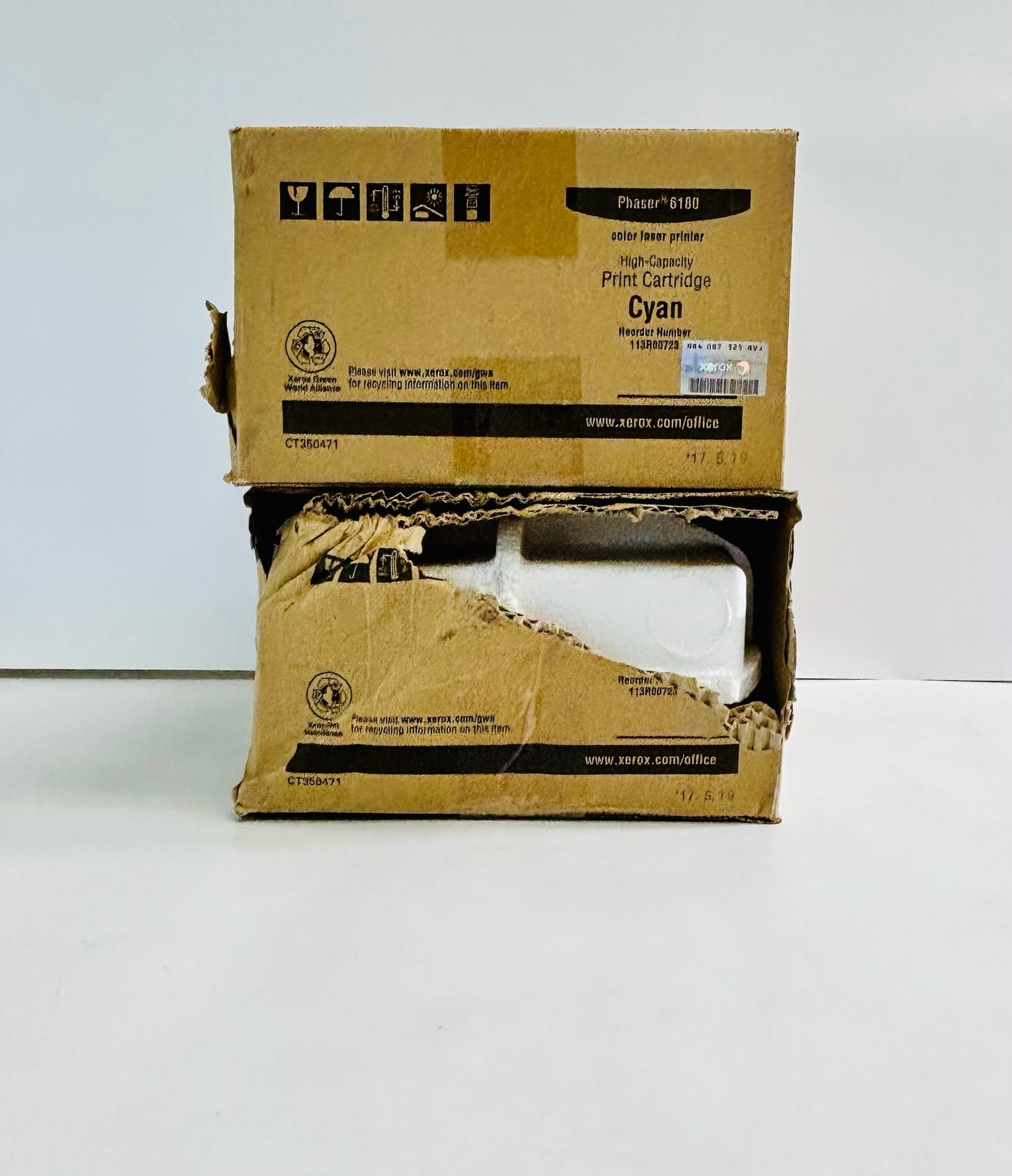 2 Genuine Xerox 6180/6180MFP Cyan Toner Cartridge 113R00723 (Damage box)