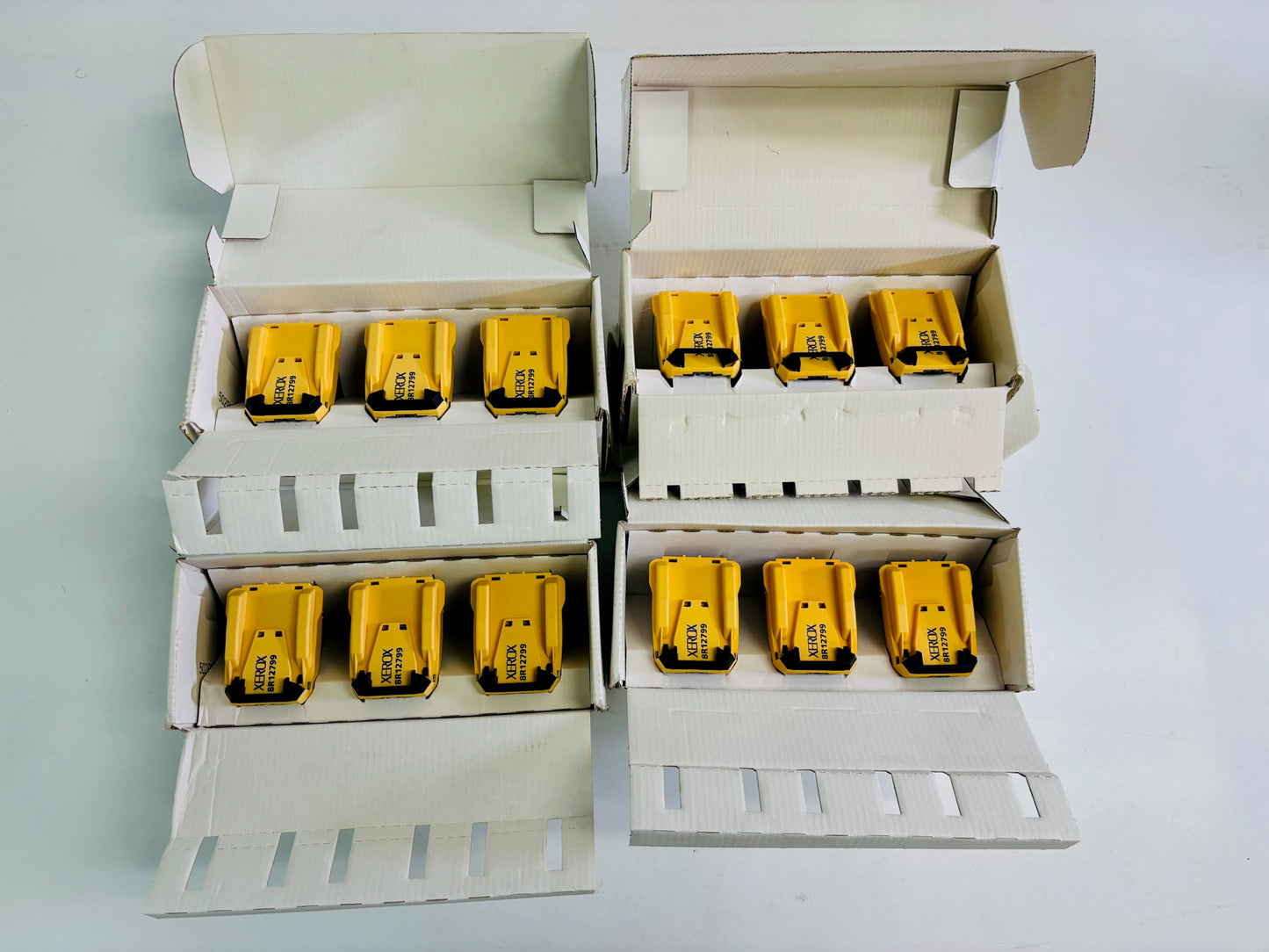 4 Genuine Xerox DocuColor 2045, 2060 Staples 008R12799 (12 Staples Total)